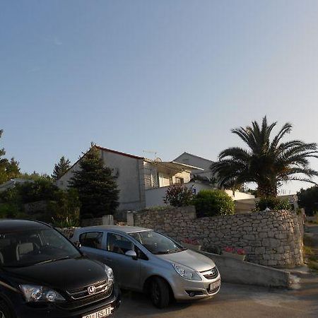 Studio Apartman Kornelija Лумбарда Экстерьер фото