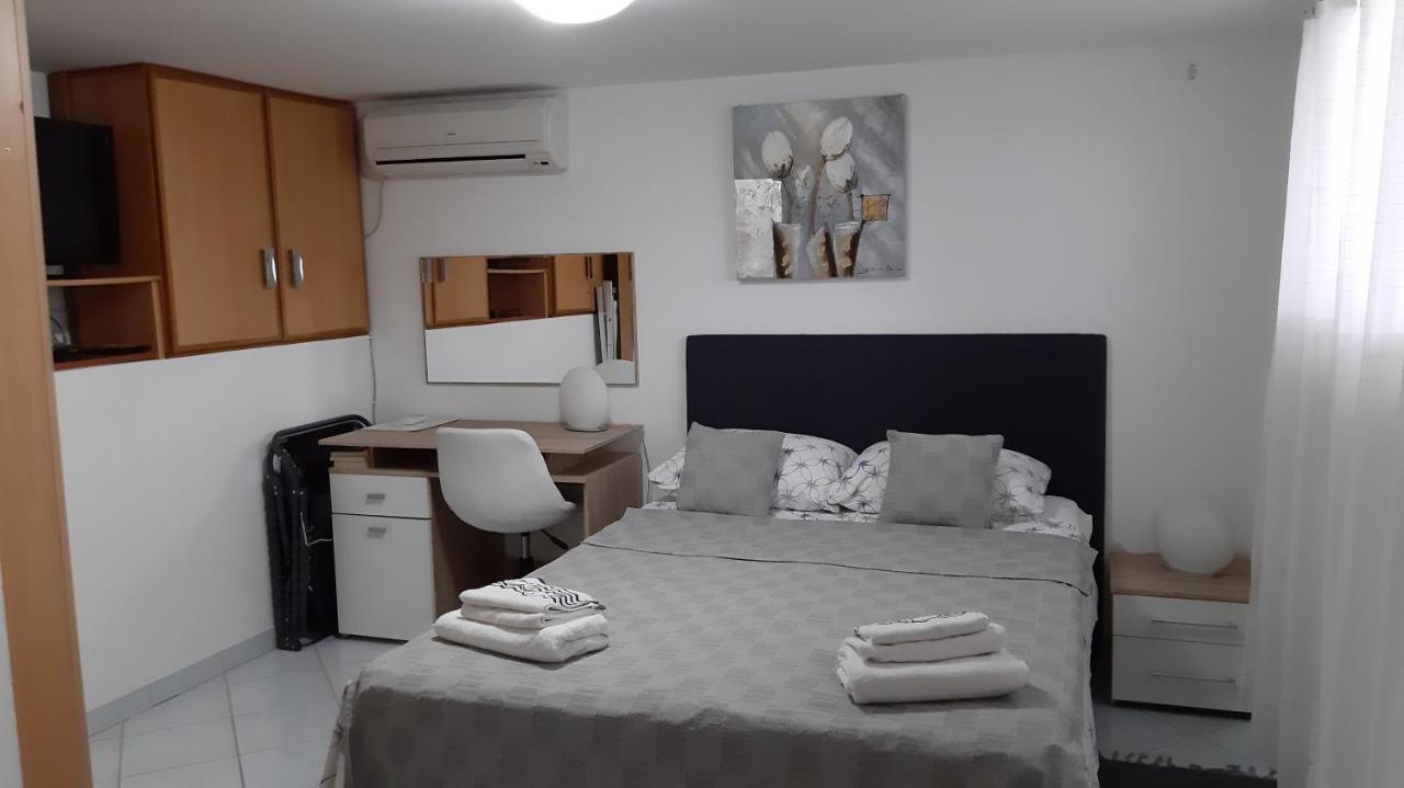 Studio Apartman Kornelija Лумбарда Экстерьер фото